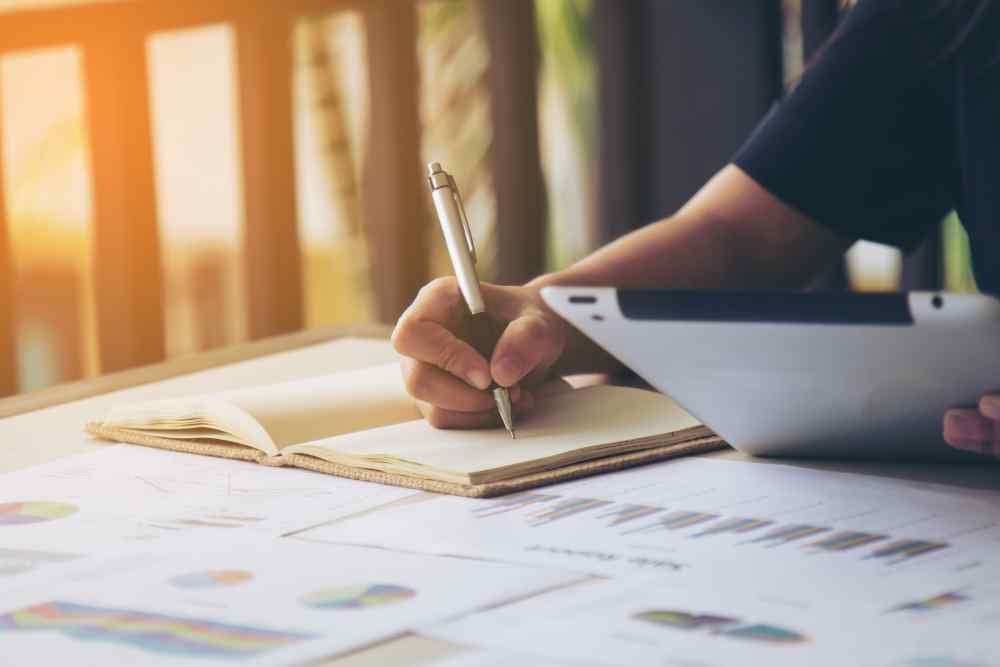 business-women-signature-document(1)